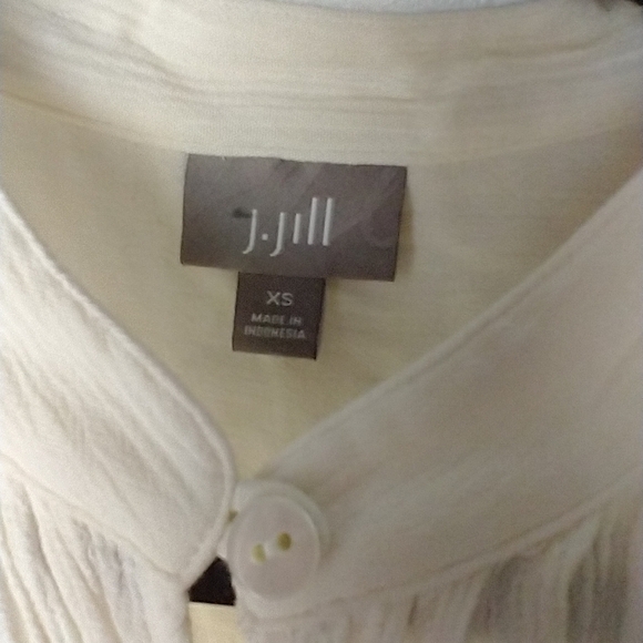 J. Jill creme long sleeve button open front button sleeve long blouse. Size XS - Picture 7 of 11